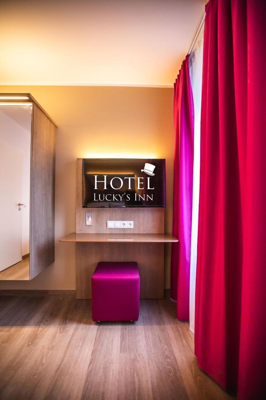 Hotel Luckys Inn Hamburg Bagian luar foto