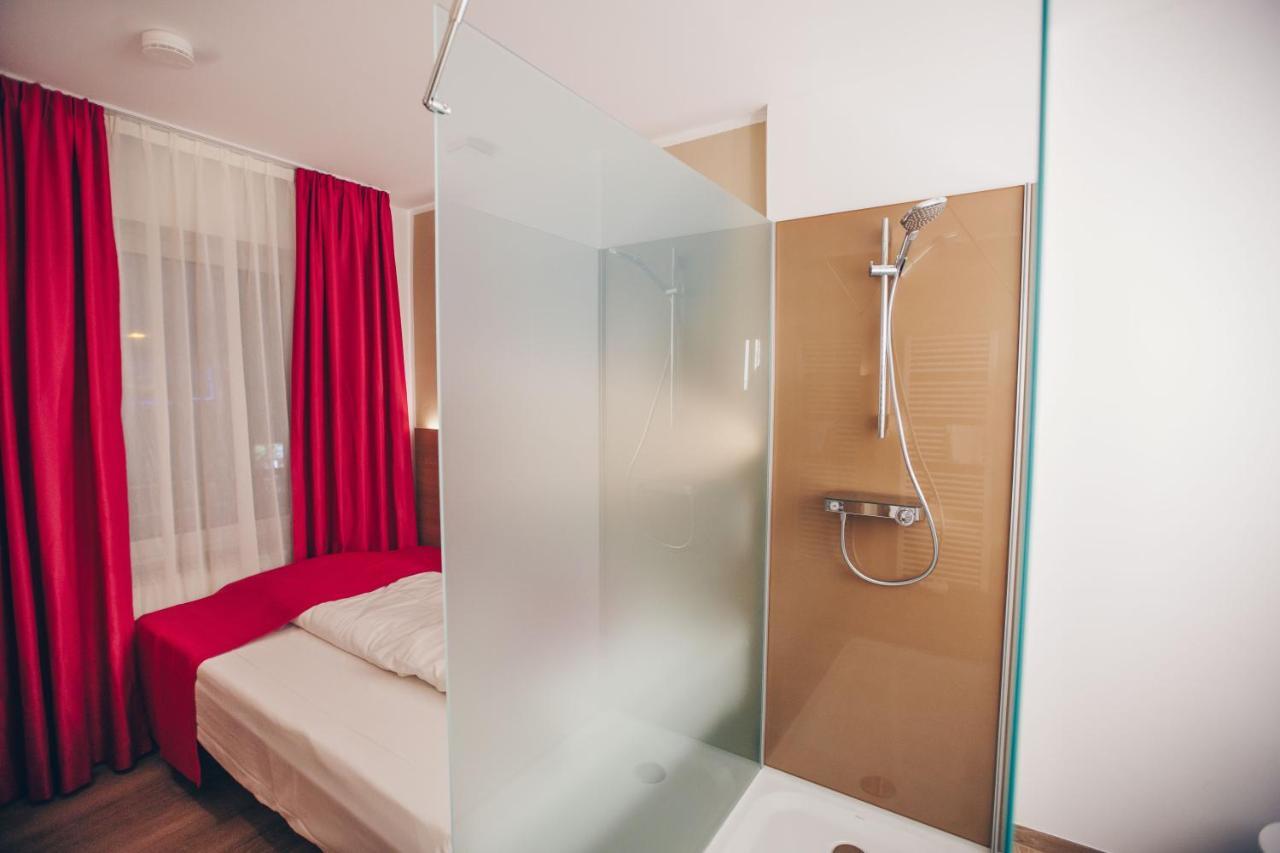 Hotel Luckys Inn Hamburg Bagian luar foto
