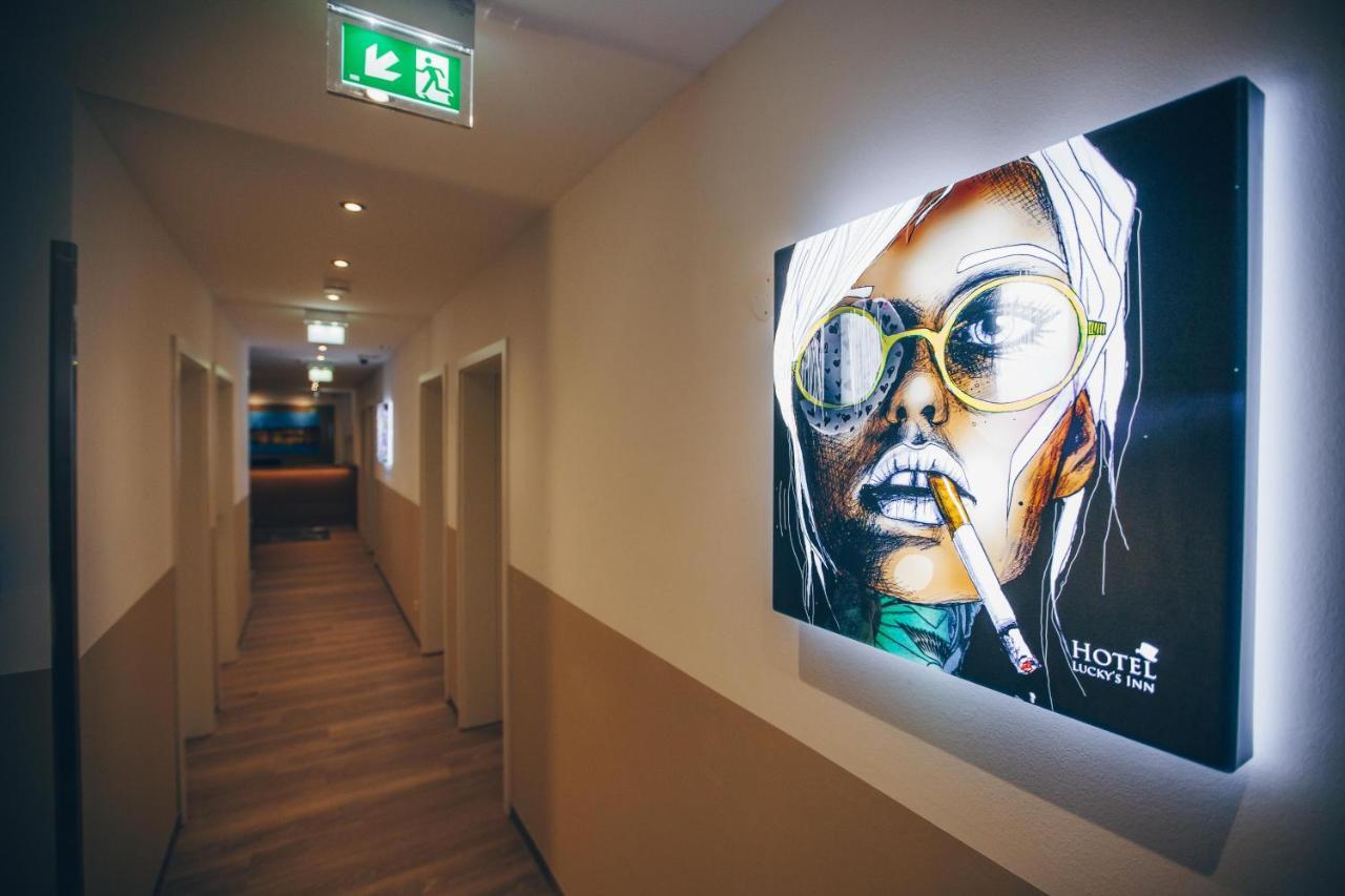 Hotel Luckys Inn Hamburg Bagian luar foto
