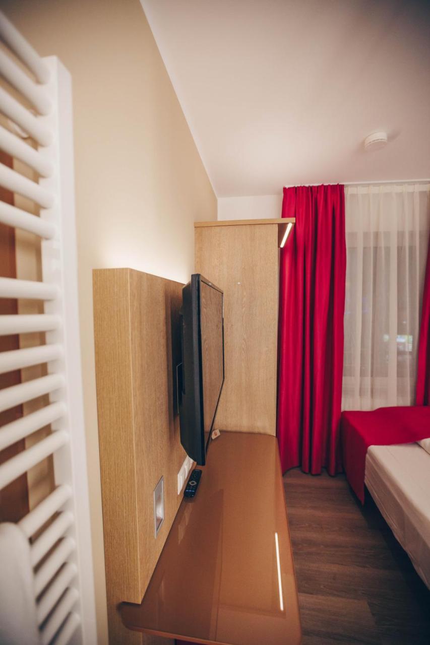 Hotel Luckys Inn Hamburg Bagian luar foto