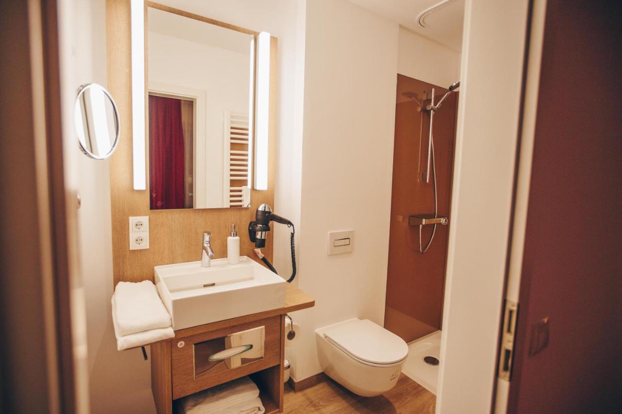 Hotel Luckys Inn Hamburg Bagian luar foto
