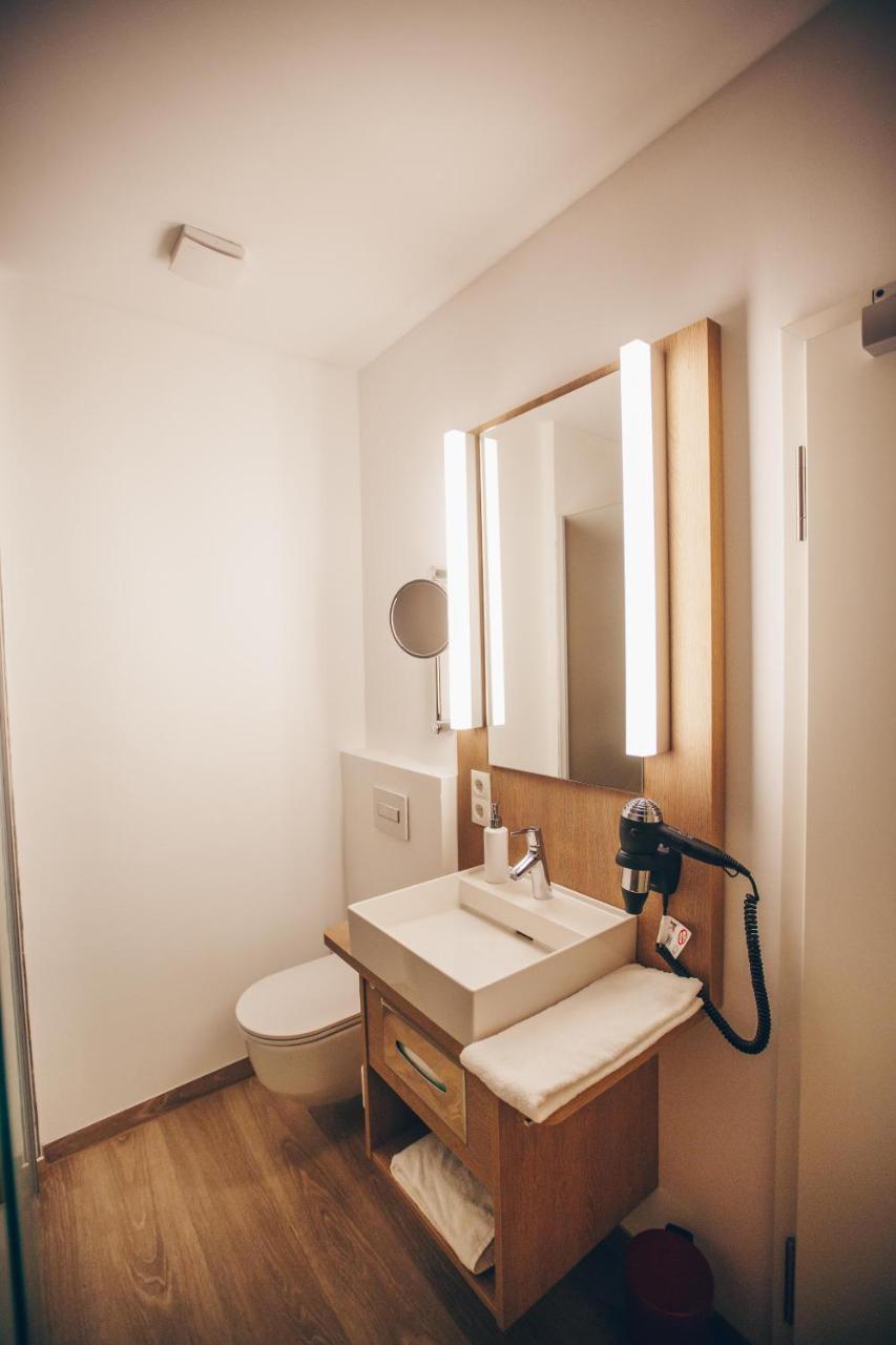Hotel Luckys Inn Hamburg Bagian luar foto