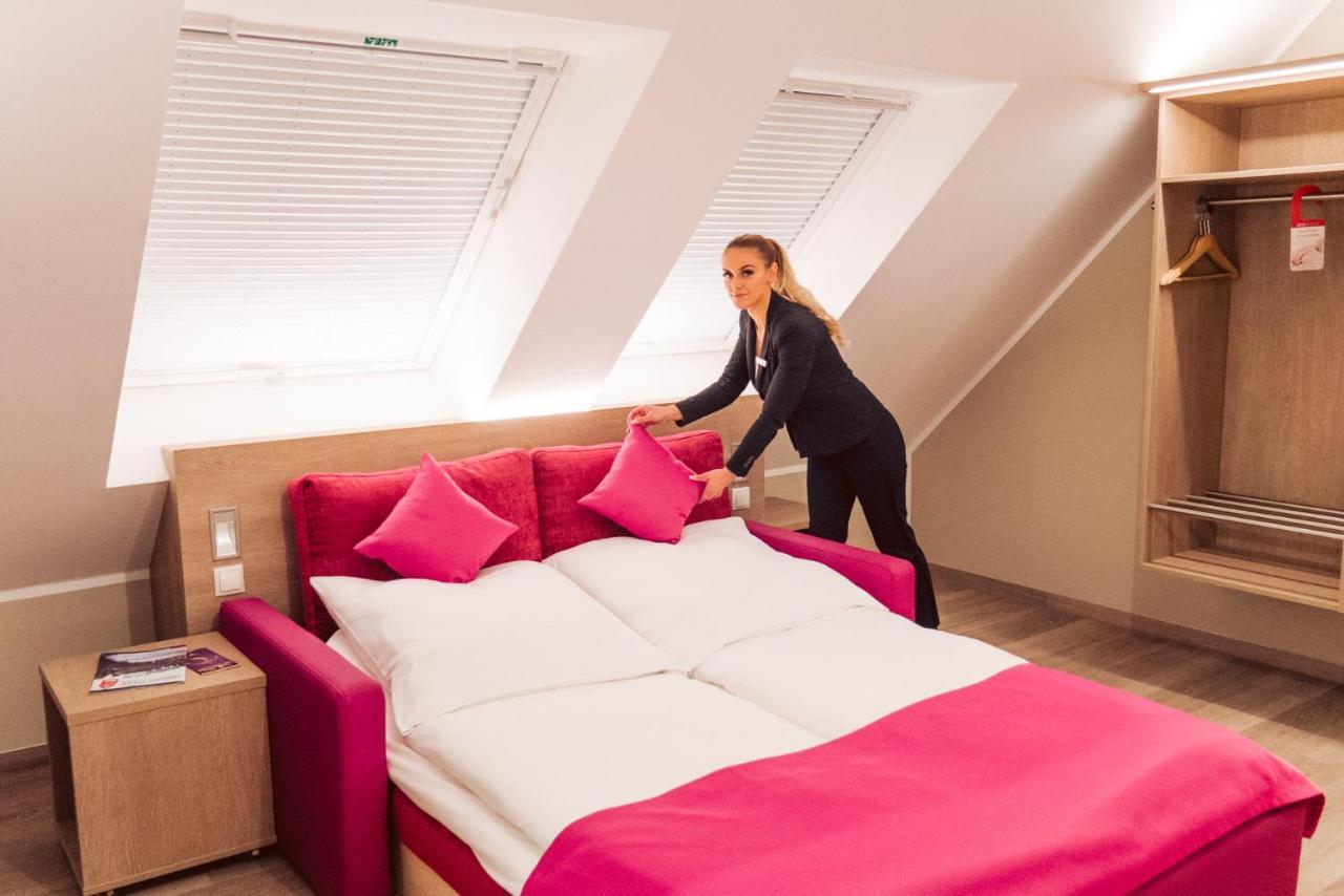Hotel Luckys Inn Hamburg Bagian luar foto